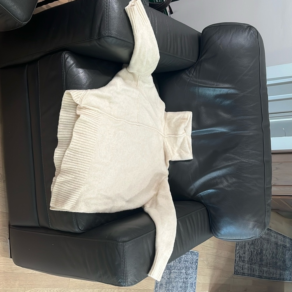 Allsaints wool cashmere sweater. Size small. Great condition.